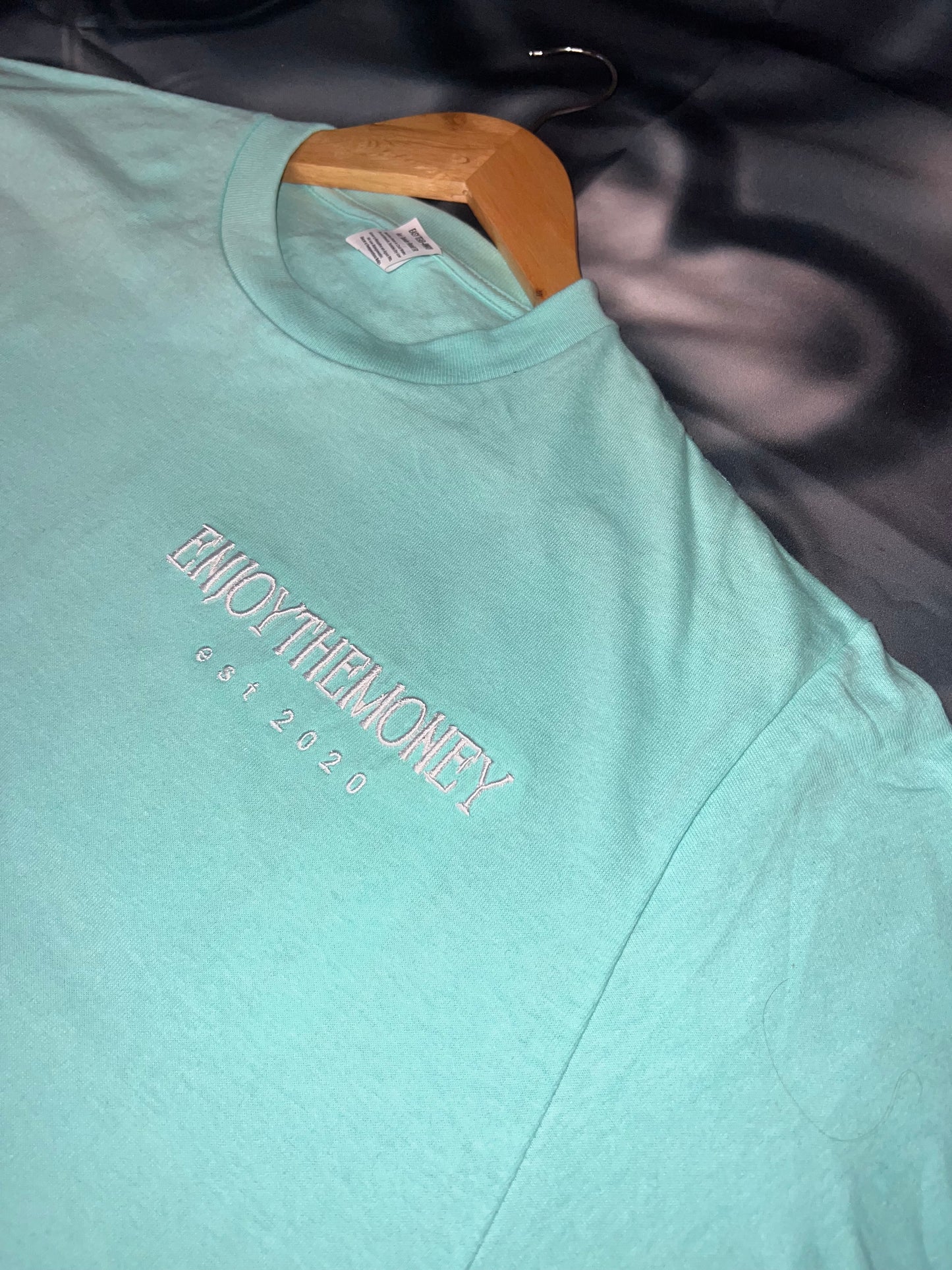 ENJOY THE MONEY GRAPHIC TEE(AQUA)