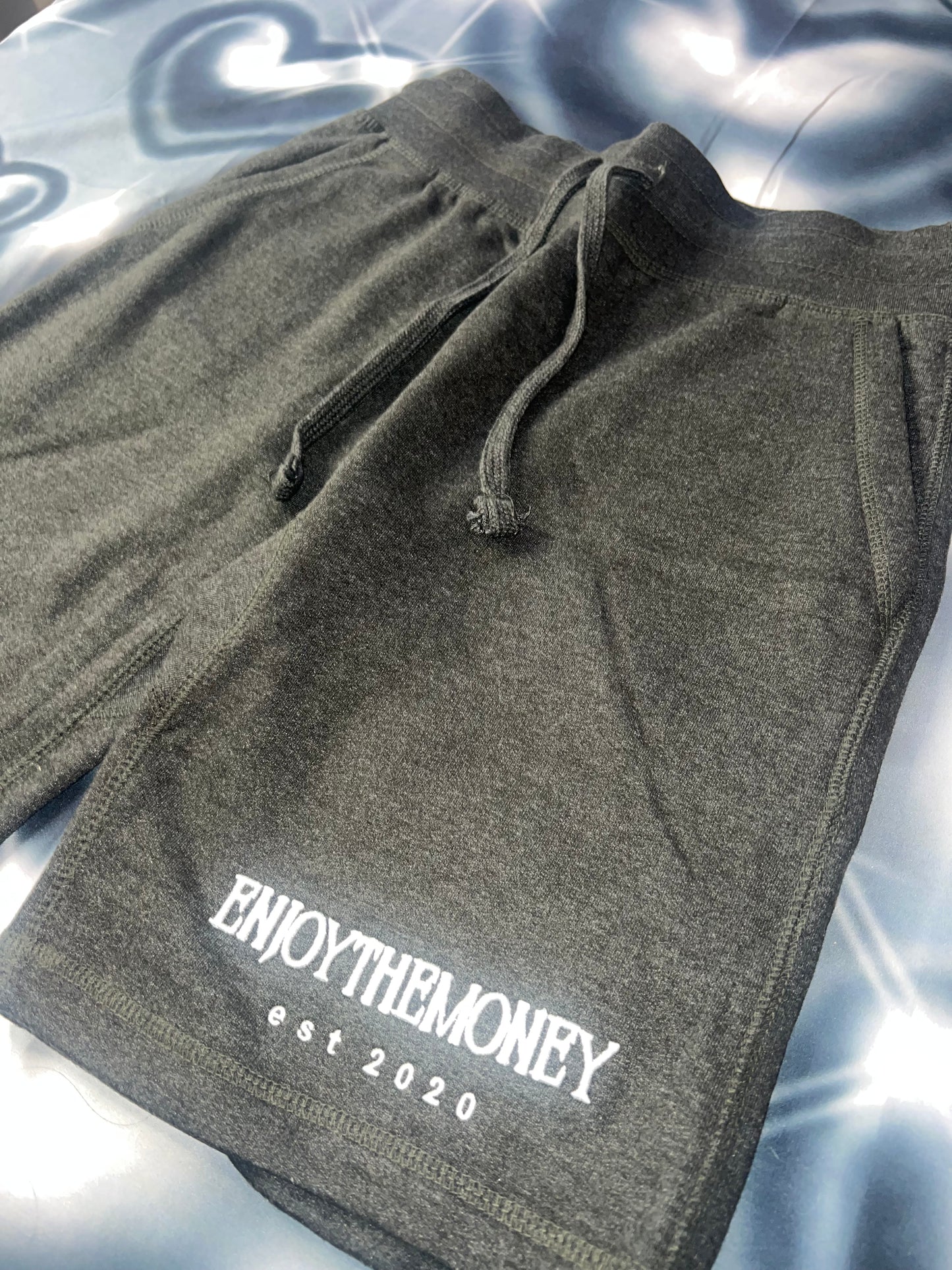 ENJOY THE MONEY SHORTS(CHARCOAL)